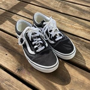 Women's Low Top Vans Like New